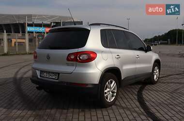 Внедорожник / Кроссовер Volkswagen Tiguan 2011 в 