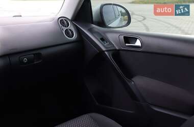Внедорожник / Кроссовер Volkswagen Tiguan 2011 в 