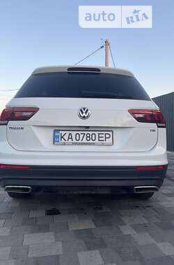 Внедорожник / Кроссовер Volkswagen Tiguan 2017 в Миргороде