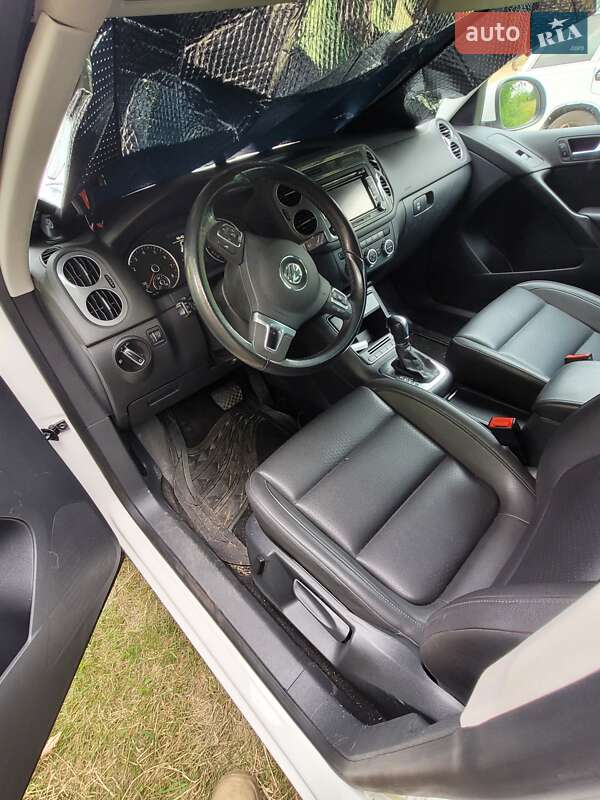 Внедорожник / Кроссовер Volkswagen Tiguan 2012 в Херсоне