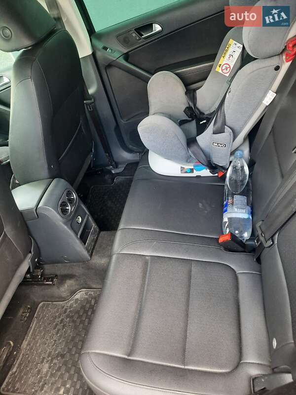Внедорожник / Кроссовер Volkswagen Tiguan 2012 в Ивано-Франковске