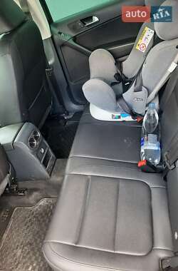 Внедорожник / Кроссовер Volkswagen Tiguan 2012 в 