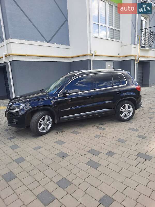 Внедорожник / Кроссовер Volkswagen Tiguan 2012 в 
