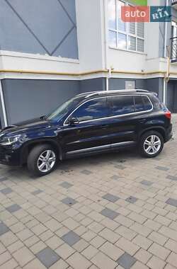 Внедорожник / Кроссовер Volkswagen Tiguan 2012 в 