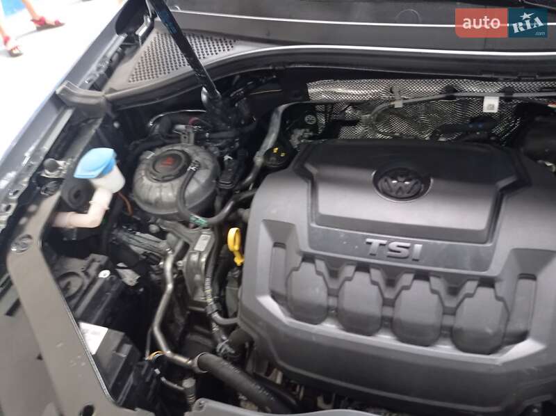 Внедорожник / Кроссовер Volkswagen Tiguan 2021 в Черновцах