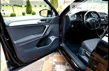 Внедорожник / Кроссовер Volkswagen Tiguan 2016 в 