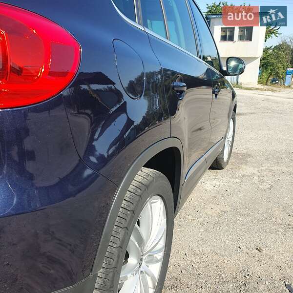 Внедорожник / Кроссовер Volkswagen Tiguan 2015 в Каменец-Подольском