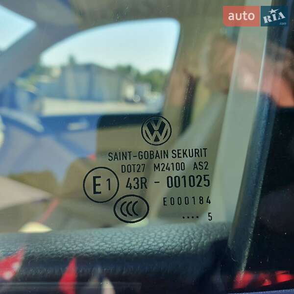 Внедорожник / Кроссовер Volkswagen Tiguan 2015 в Каменец-Подольском