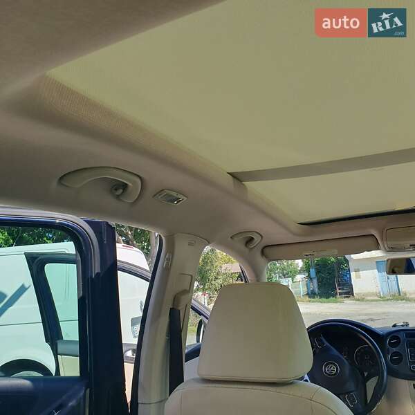 Внедорожник / Кроссовер Volkswagen Tiguan 2015 в Каменец-Подольском