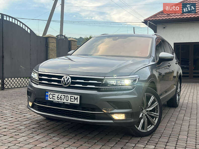 Позашляховик / Кросовер Volkswagen Tiguan 2017 в Чернівцях