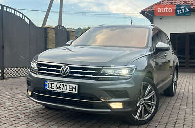 Внедорожник / Кроссовер Volkswagen Tiguan 2017 в Черновцах