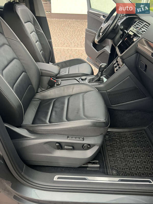 Позашляховик / Кросовер Volkswagen Tiguan 2017 в Чернівцях