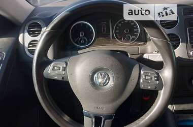 Внедорожник / Кроссовер Volkswagen Tiguan 2011 в Первомайске