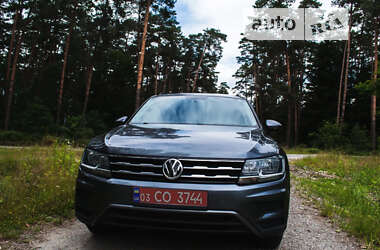 Внедорожник / Кроссовер Volkswagen Tiguan 2019 в Ужгороде