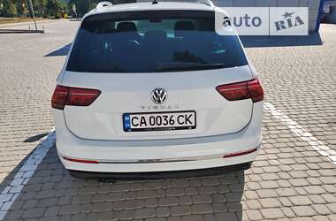 Позашляховик / Кросовер Volkswagen Tiguan 2016 в 