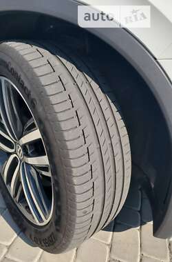 Позашляховик / Кросовер Volkswagen Tiguan 2016 в 