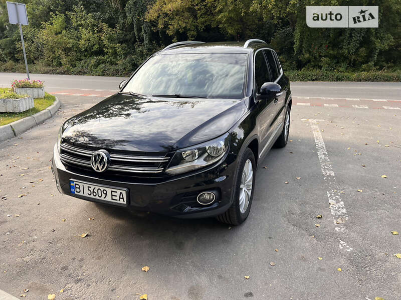 Внедорожник / Кроссовер Volkswagen Tiguan 2013 в 