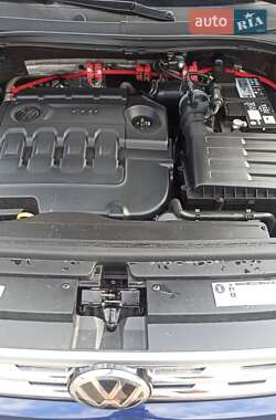 Внедорожник / Кроссовер Volkswagen Tiguan 2018 в 