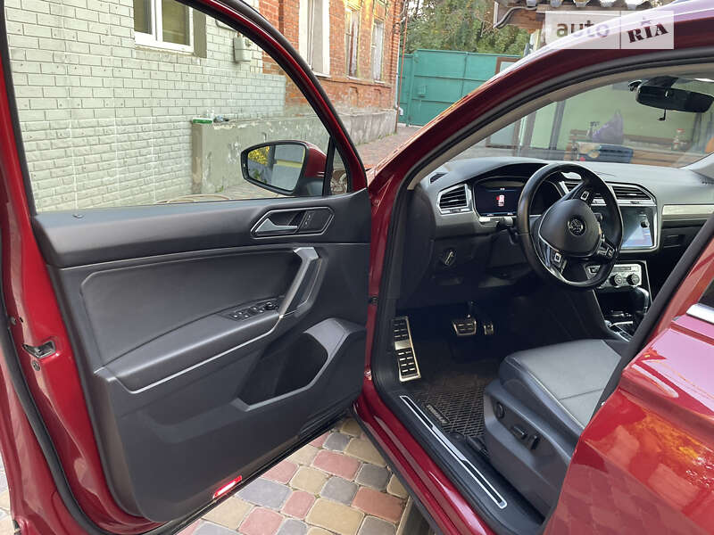 Внедорожник / Кроссовер Volkswagen Tiguan 2018 в Харькове