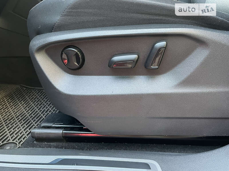 Внедорожник / Кроссовер Volkswagen Tiguan 2018 в Харькове