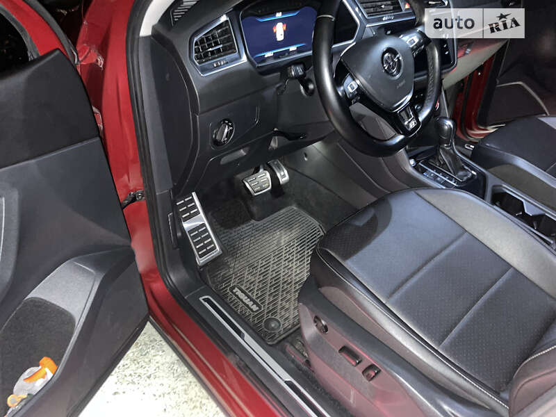Внедорожник / Кроссовер Volkswagen Tiguan 2018 в Харькове