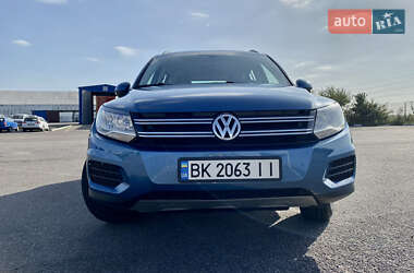 Внедорожник / Кроссовер Volkswagen Tiguan 2017 в Ровно