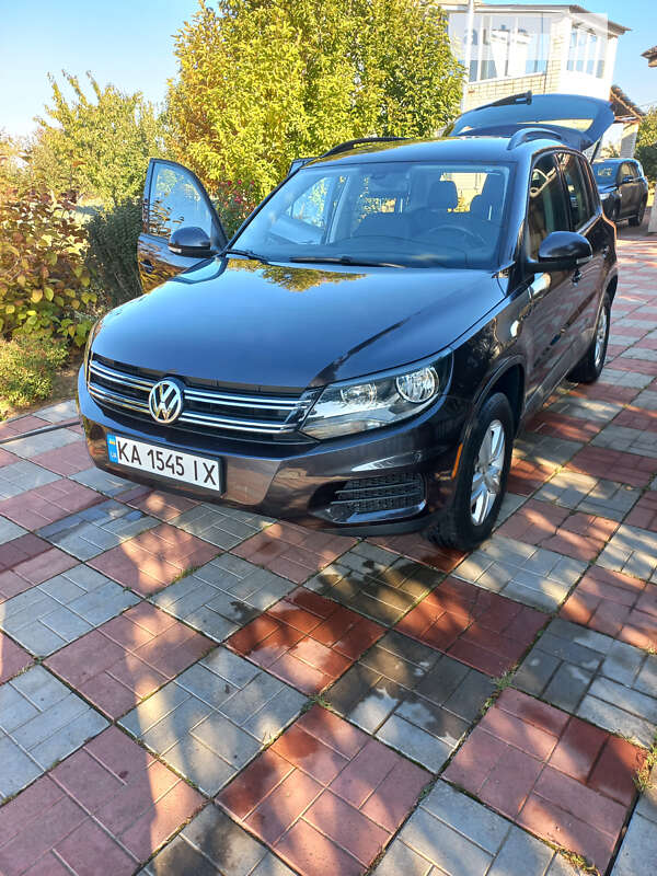 Позашляховик / Кросовер Volkswagen Tiguan 2015 в 