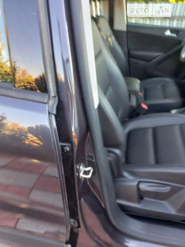 Внедорожник / Кроссовер Volkswagen Tiguan 2015 в Богуславе