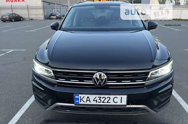 Внедорожник / Кроссовер Volkswagen Tiguan 2017 в Тернополе