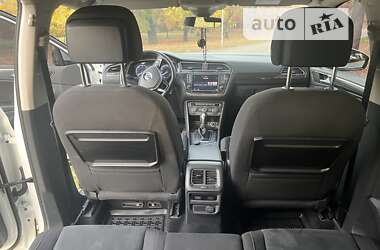 Позашляховик / Кросовер Volkswagen Tiguan 2017 в 