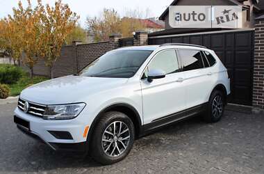 Внедорожник / Кроссовер Volkswagen Tiguan 2018 в Сумах