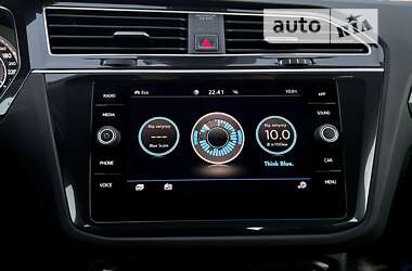 Внедорожник / Кроссовер Volkswagen Tiguan 2018 в 
