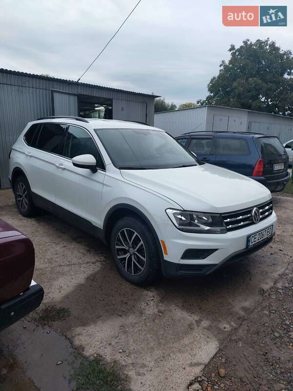 Внедорожник / Кроссовер Volkswagen Tiguan 2018 в Черновцах