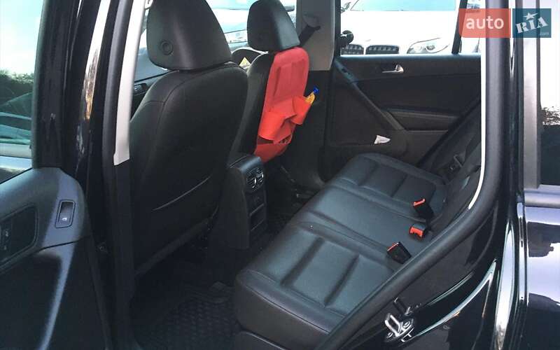 Внедорожник / Кроссовер Volkswagen Tiguan 2015 в Львове