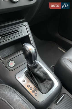 Внедорожник / Кроссовер Volkswagen Tiguan 2014 в 