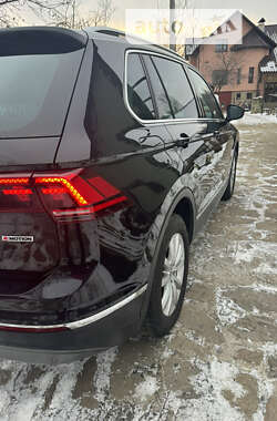 Внедорожник / Кроссовер Volkswagen Tiguan 2018 в 