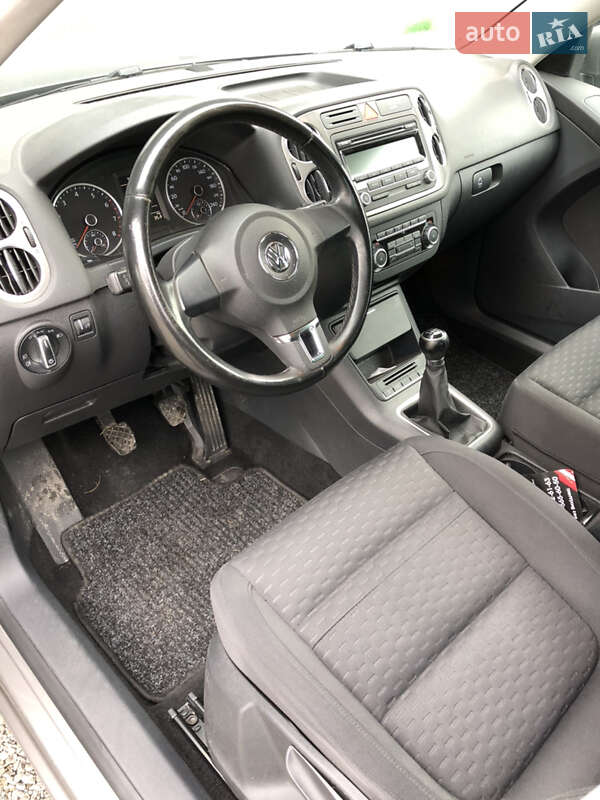 Внедорожник / Кроссовер Volkswagen Tiguan 2010 в Ровно