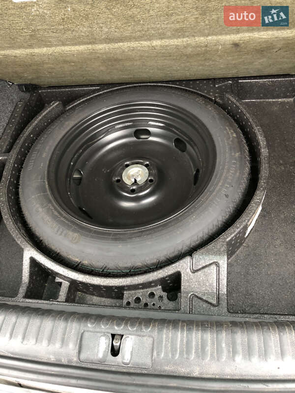 Внедорожник / Кроссовер Volkswagen Tiguan 2010 в Ровно