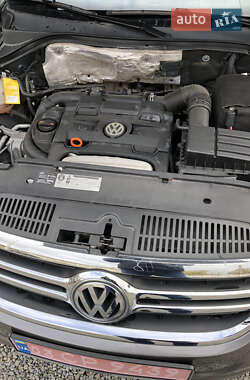 Внедорожник / Кроссовер Volkswagen Tiguan 2010 в 