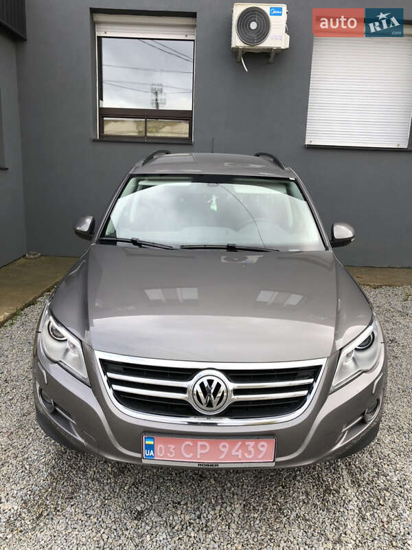 Внедорожник / Кроссовер Volkswagen Tiguan 2010 в Ровно