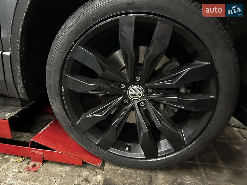 Внедорожник / Кроссовер Volkswagen Tiguan 2020 в Запорожье