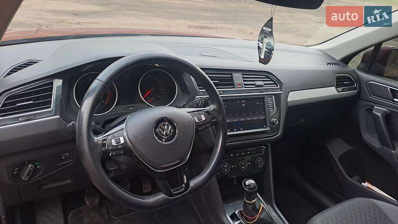 Внедорожник / Кроссовер Volkswagen Tiguan 2016 в Львове