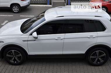 Внедорожник / Кроссовер Volkswagen Tiguan 2022 в 