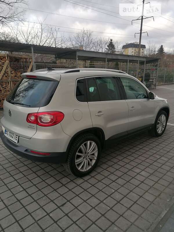 Внедорожник / Кроссовер Volkswagen Tiguan 2010 в Львове