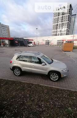 Внедорожник / Кроссовер Volkswagen Tiguan 2010 в Львове