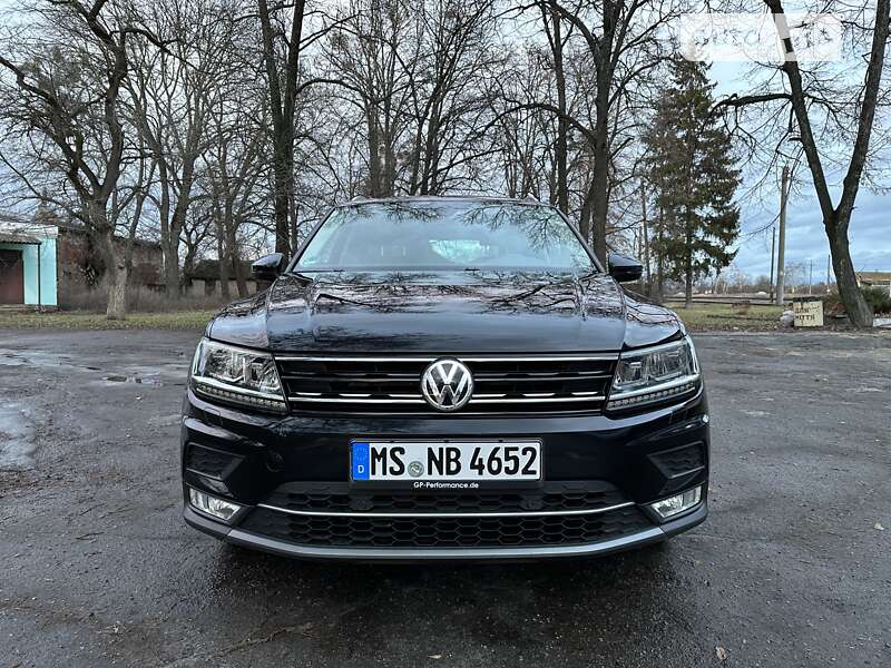 Внедорожник / Кроссовер Volkswagen Tiguan 2017 в Лебедине