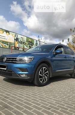 Внедорожник / Кроссовер Volkswagen Tiguan 2019 в Калиновке