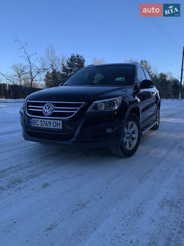 Внедорожник / Кроссовер Volkswagen Tiguan 2008 в Сосновке