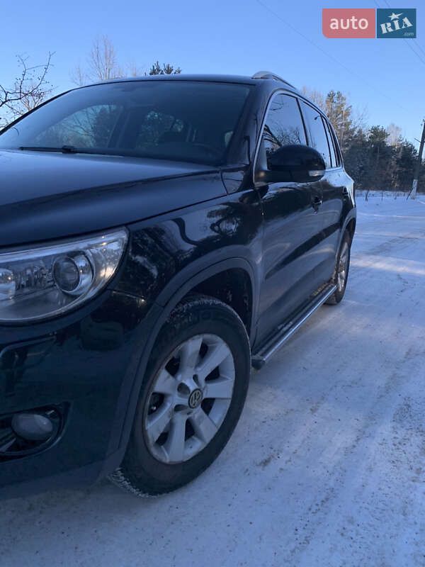 Внедорожник / Кроссовер Volkswagen Tiguan 2008 в Сосновке