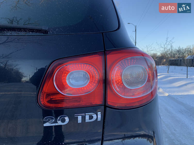 Внедорожник / Кроссовер Volkswagen Tiguan 2008 в Сосновке